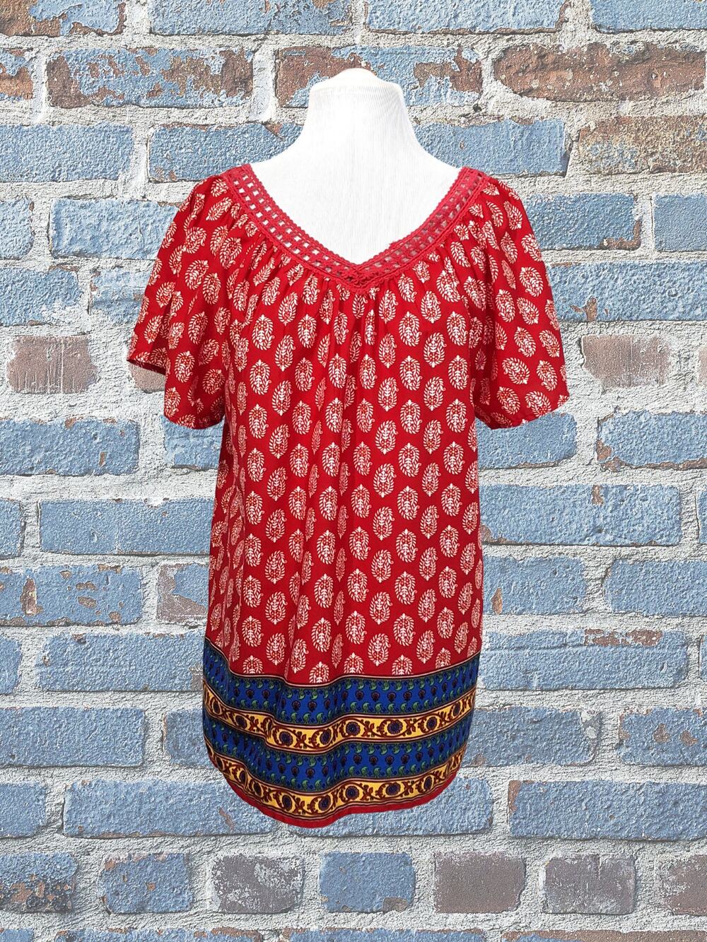 Rebecca Malone Red Summer Lightweight Top Size Large